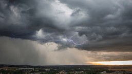 dynamiczna aura w kraju. radary ostrzegają przed nagłym zjawiskiem. gd