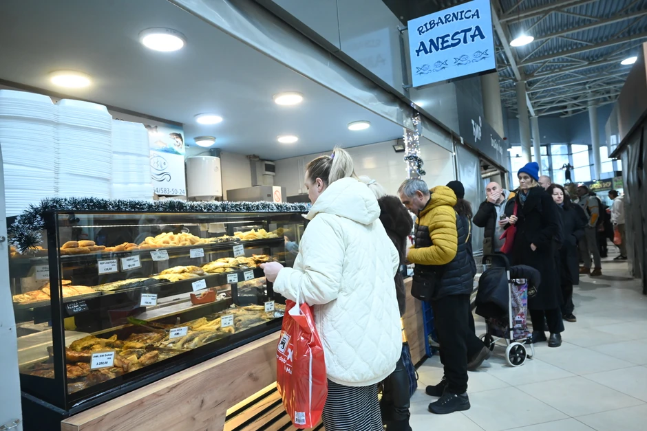 Palilulska pijaca, red za ribu