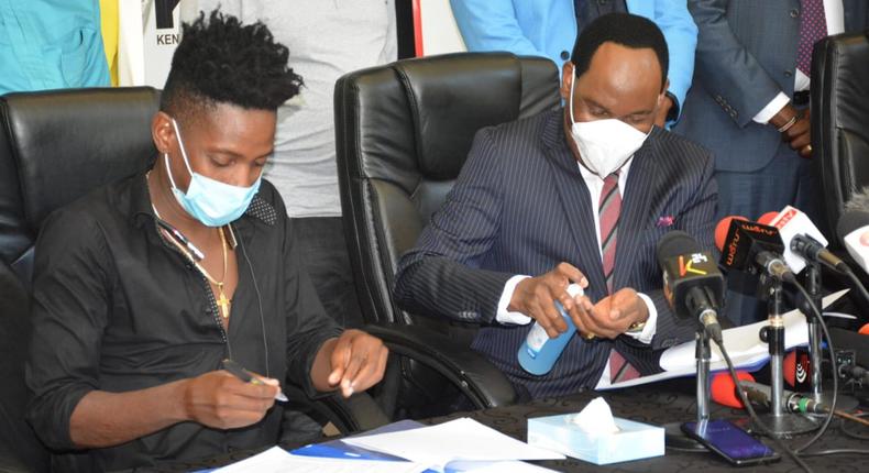 Comedian Eric Omondi finally meets Ezekiel Mutua alongside Churchill & Jalang’o (Photos) 