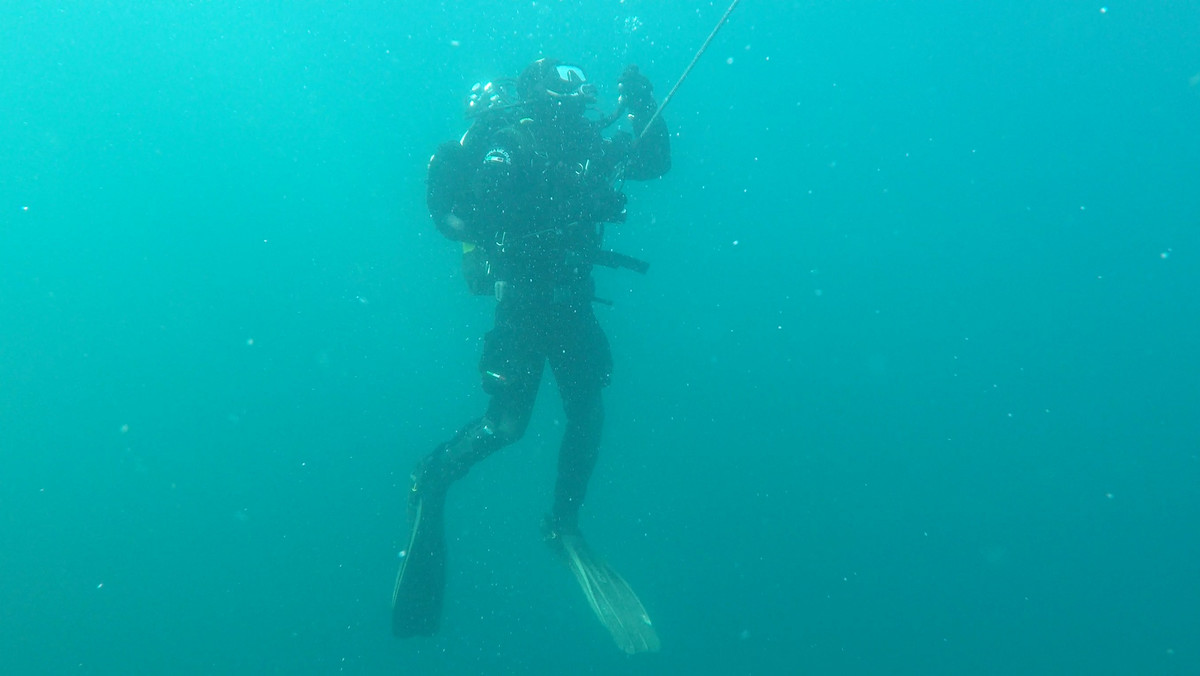 W poniedziałek polski nurek zaginął w wodach włoskiego jeziora Garda. Po intensywnej akcji poszukiwawczej odnaleziono i wydobyto jego ciało spoczywające na głębokości 162 m.