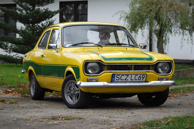 Ford Escort MKI: patrzcie, psia kostka jedzie!