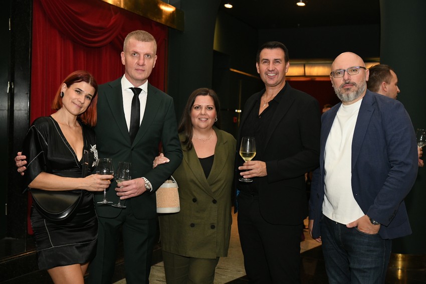 New moment team Katarina Pejić, Željana Janković, Vladan Anđelković