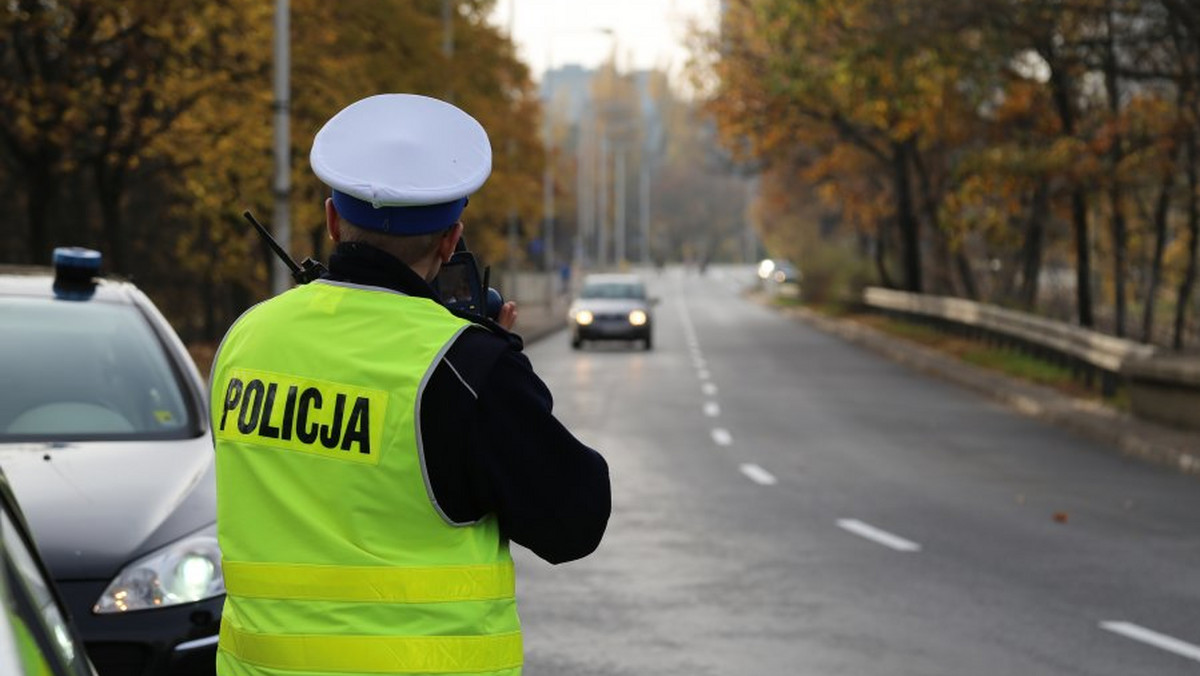 Szczecin. Wszystkich Świętych. Autobusy, tramwaje, zamknięte ulice, komunikacja miejska