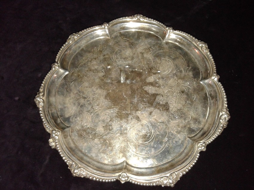 Poslužavnik za kolače, francuska secesija, koji košta 150 evra