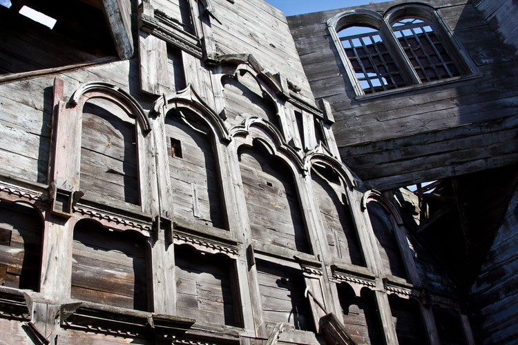 MAJESTATYCZNE. MISTYCZNE. OPUSZCZONE KOŚCIOŁY (20)