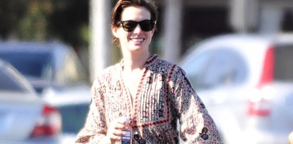 Anne Hathaway włożyła fatalną sukienkę