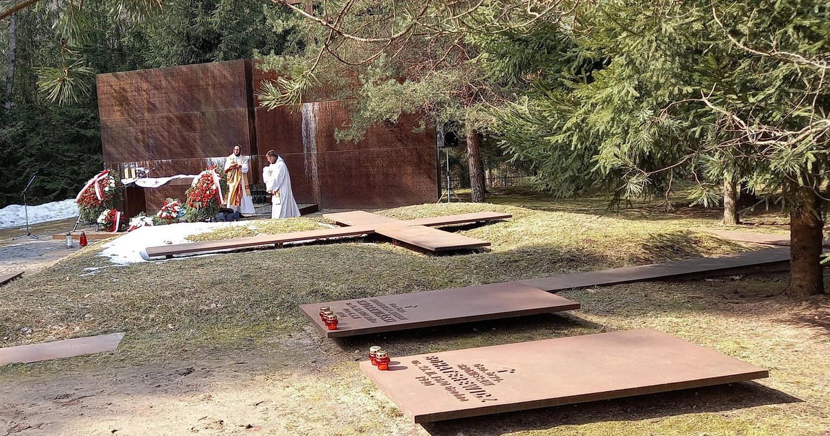 Bulwersujące zachowanie Rosjan. Zrobili to na cmentarzu w Katyniu