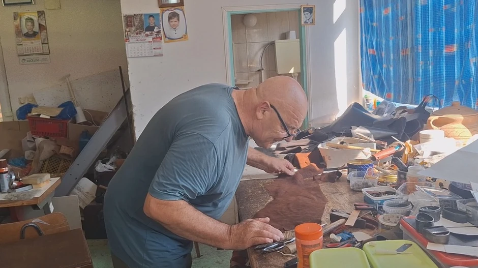 Rukavičarski zanat je jedini u kojem se "pljuje", jer pljuvačka pomaže elastičnosti kože