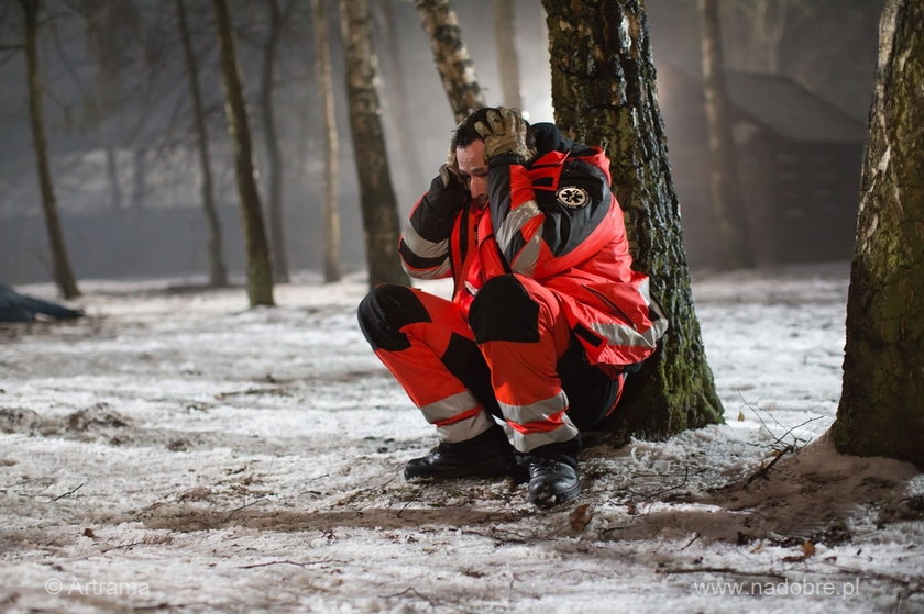 Latoszek (Bartosz Opania) bardzo się stresuje 