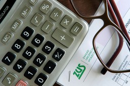 ZUS wyjaśnia, jak liczyć zasiłek, gdy było wolne z powodu siły wyższej