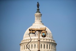 Incydent przed Kapitolem. Policja zatrzymała "uzbrojonego neonazistę"