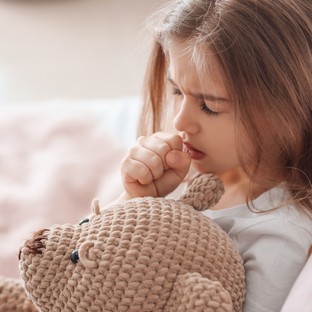 Kislányom nagyon köhög, az orvos szerint nincs baja - de akkor mitől? Az orvos válaszol