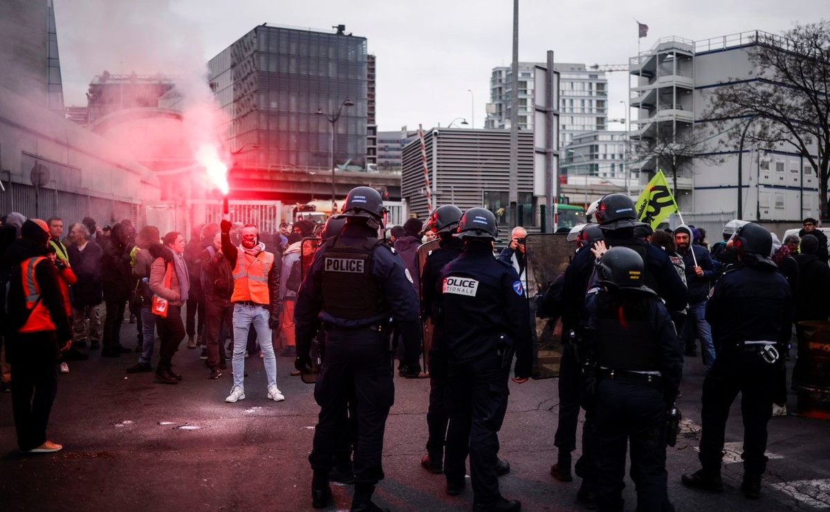 Protesty w Paryżu przeciwko reformie emerytalnej