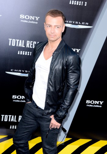 Joseph Lawrence na premierze 'Pamięci absolutnej'