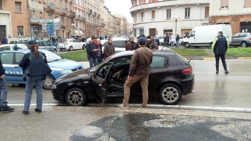 Macerata, Włochy. Strzelanina na ulicy, są ciężko ranni