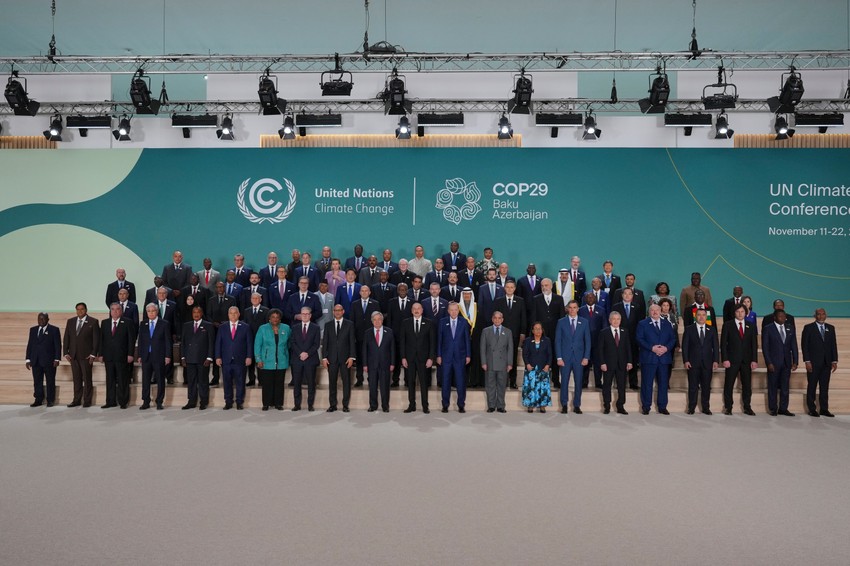 Grupna fotografija svetskih lidera na klimatskom samitu COP29 u Bakuu 12. novembra
