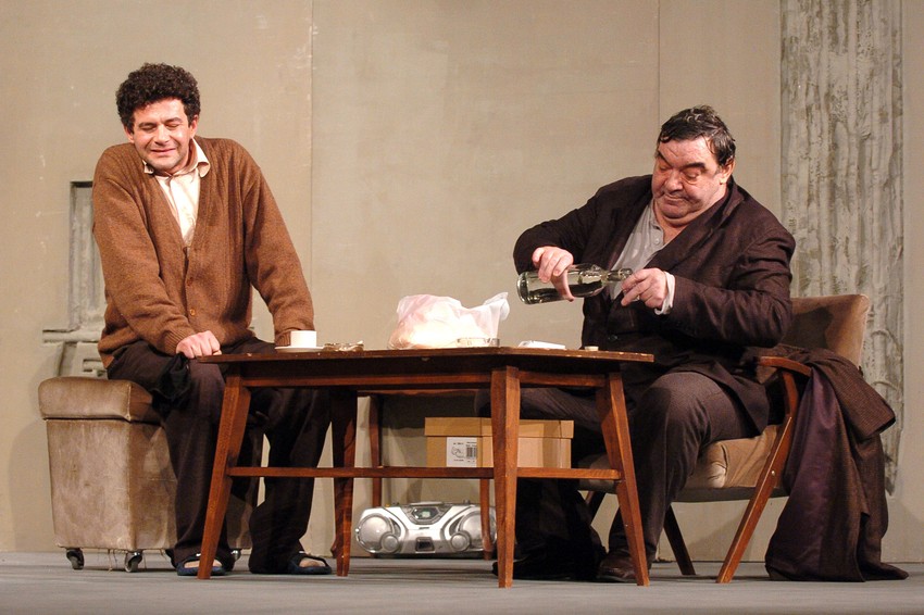 Nebojša Glogovac i Josif Tatić u predstavi Hadersfild