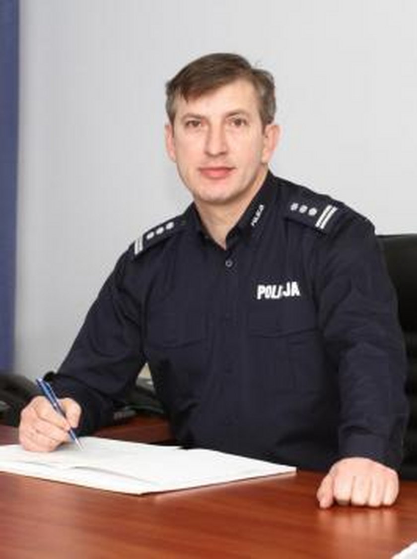 Inspektor Jacek Fabisiak ma 49 lat 
