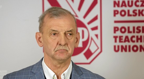 Nauczyciele niesłusznie pozbawieni wsparcia? ZNP "o rażącym naruszeniu prawa"