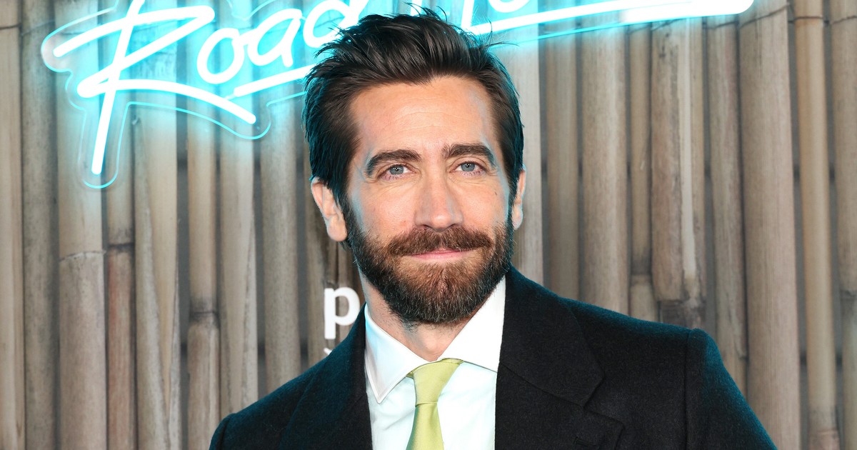 Jake Gyllenhaal says being legally blind is 'advantageous' to his ...