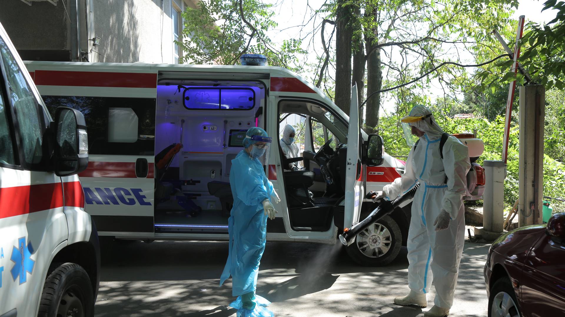 Kako smo od toga da mladi nisu ugroženi zbog korone, stigli do toga da su oni najčešći pacijenti u infektivnoj klinici