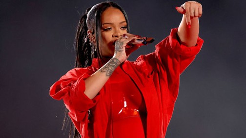 „Nem emlékszel az életedre a gyerek előtt, mert már nem számít”- Rihanna és a családja a brit Vogue címlapján tündököl