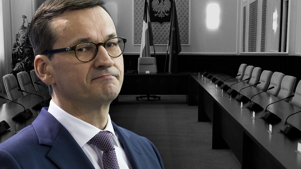 Premier Mateusz Morawiecki. Samotność.