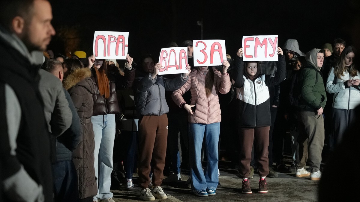 Skup ispred čačanske bolnice