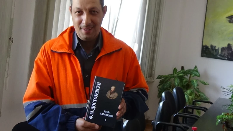 Arsa dobio i komplet knjiga Dostojevskog