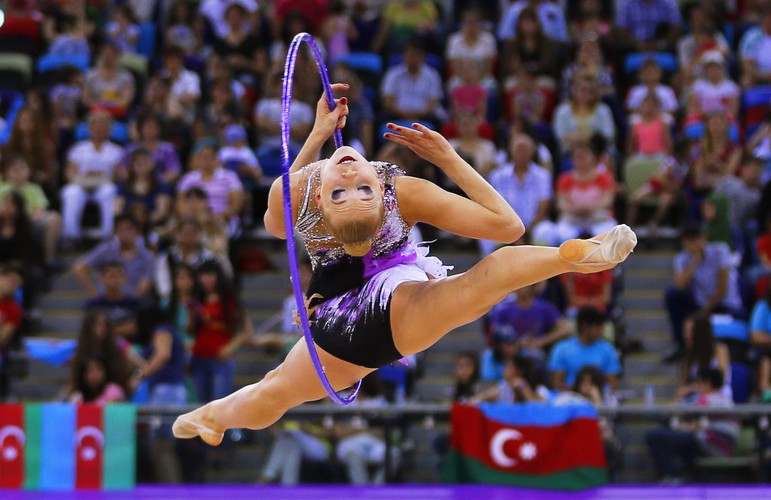 Zobacz piękne dziewczyny z maczugami i nie tylko...