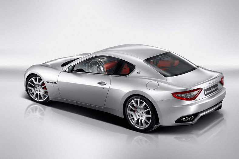 Nowe Maserati Coupé: pierwsze zdjęcia + tapety