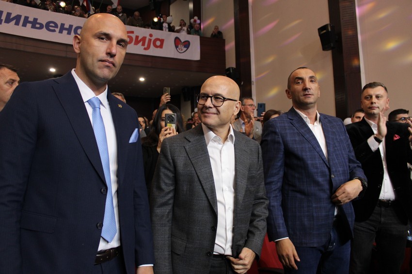 Predsednik Srpske napredne stranke Miloš Vučević na predizbornom skupu u Novom Pazaru
