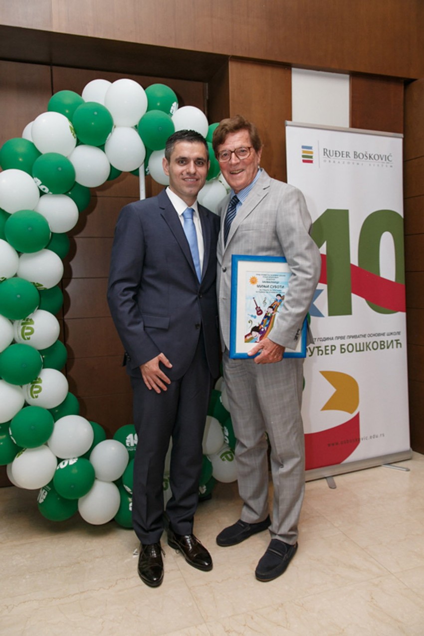 Minja Subota u društvu Dragana Štulića, jednog od osnivača prve privatne Osnovne škole "Ruđer Bošković"