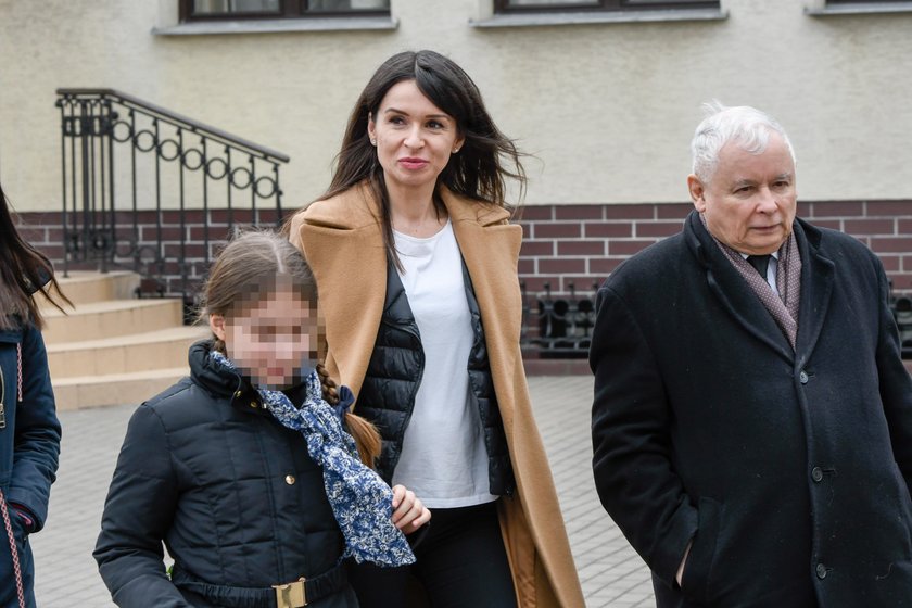 Kaczyński z Martą poszedł ze święconką