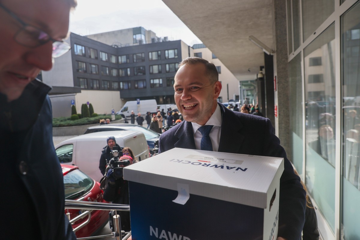 Karol Nawrocki kandydat na prezydenta z głosami poparcia