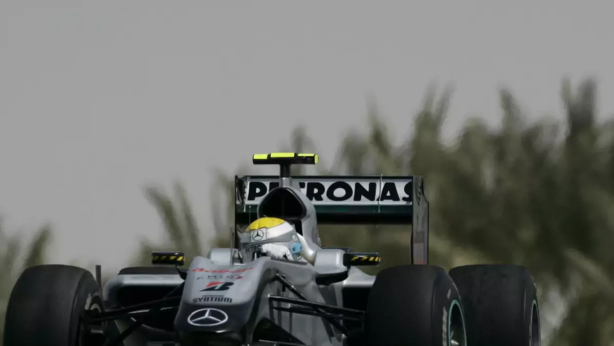 Grand Prix Bahrajnu 2010: Ferrari w ataku, Robert Kubica w czołówce (3. trening)