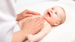 Jak ukoić dolegliwości trawienne u niemowlęcia? Praktyczne wskazówki dla rodziców