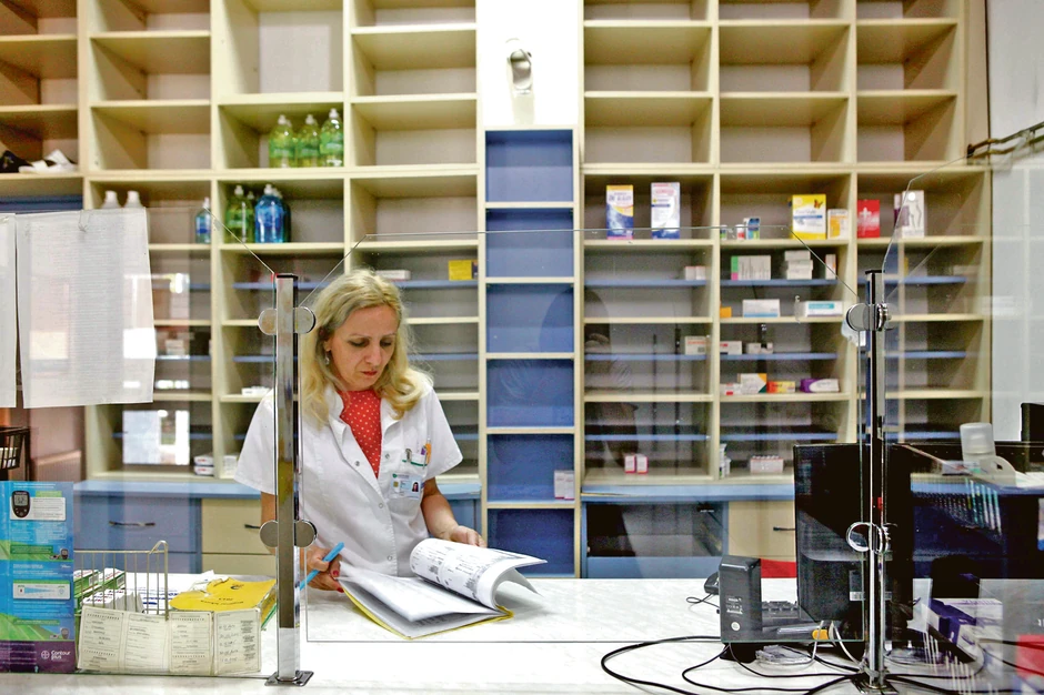 Rafovi u državnim apotekama su prazni