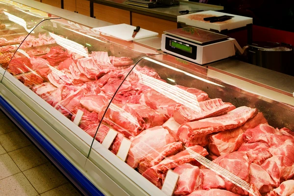 Ovo je NAJGORA VRSTA MESA: Puno je soli i holesterola! RAZARA SRCE izaziva upale i goji, a pola Srbije ga jede