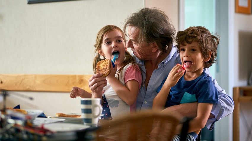 Scena iz serije "Pet"