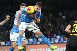 Liga włoska: Milik trafił do bramki Interu. Fatalny błąd Mereta [WIDEO]