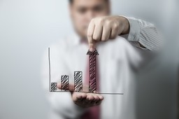 W Polsce przybywa milionerów. Jesteśmy bogatsi, ale jeszcze nie bogaci