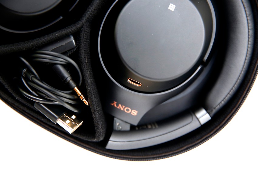 Povezuju se preko bluetootha, bez potrebe za nekom aplikacijom