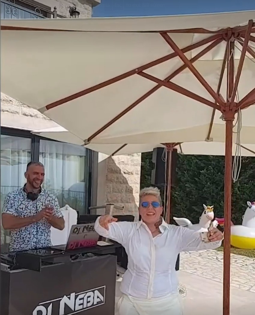 Matora kiti muziku na svom venčanju