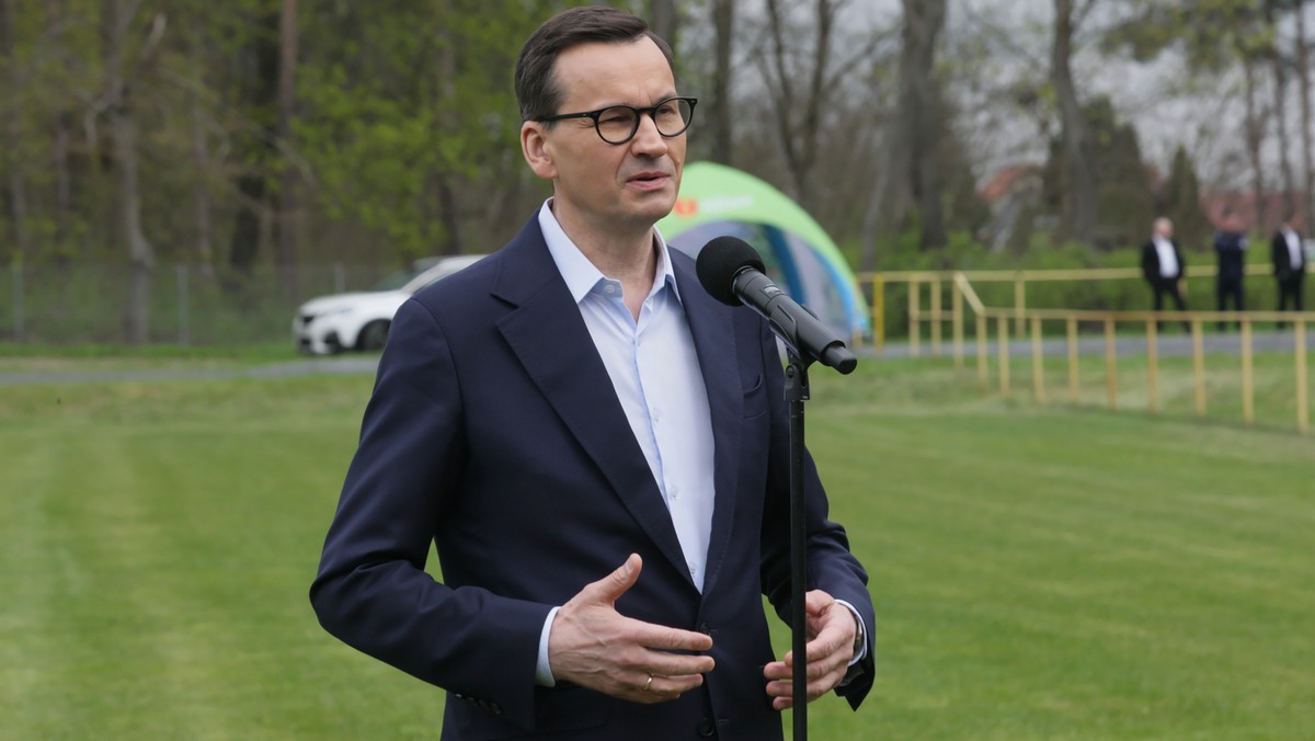 Janusz Kowalski atakuje komisarza z PiS. Morawiecki ma dla nich radę