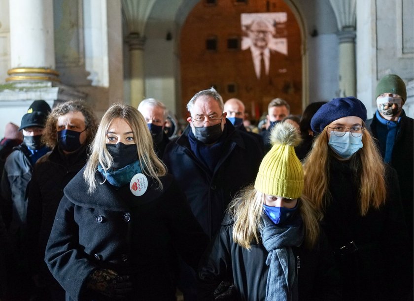 Druga rocznica zamachu i śmierci Pawła Adamowicza. Tak mieszkańcy Gdańska upamiętnili tragedię