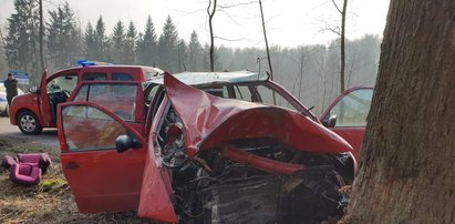 Strażacy pogrążeni w żałobie. Tragiczny wypadek 35-letniego naczelnika OSP [ZDJĘCIA]