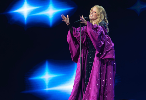 Tíz év után visszatért Kylie Minogue Budapestre, és nem is akárhogyan nyitotta meg a Szigetet