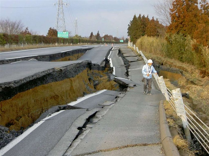 W Japonii naprawili już drogi. U nas trwałoby to lata