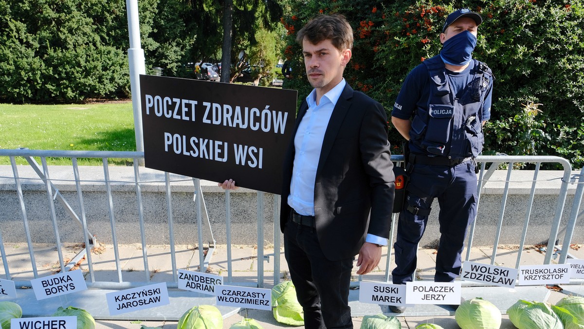 rolnicy protest sejm główki kapusty Przewodniczący Agrounii Michał Kołodziejczak